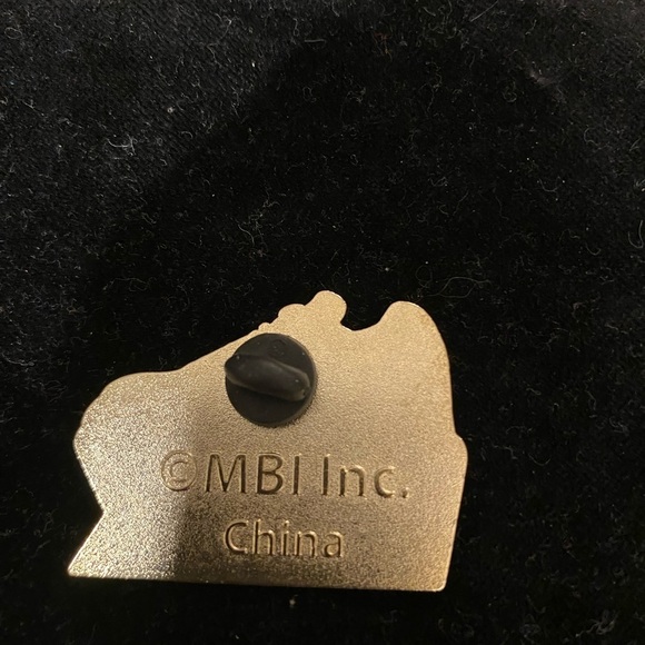 MBI Cancer Awareness Pin (EF) - Picture 4 of 5